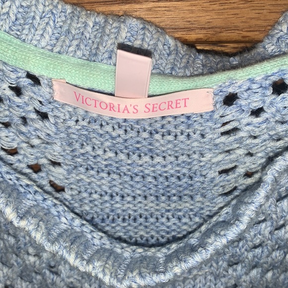 Victoria’s Secret Beach Crop Sweater - Picture 5 of 8